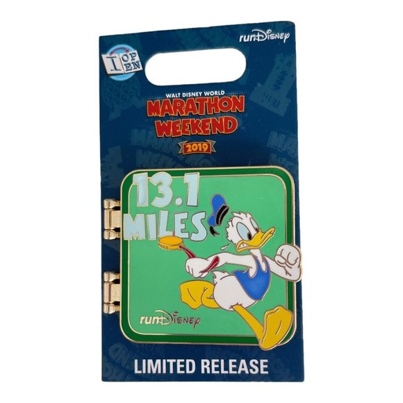 Walt Disney World 2019 Marathon Donald Duck 13.1 Miles I Did It Limited Pin - Picture 3 of 4